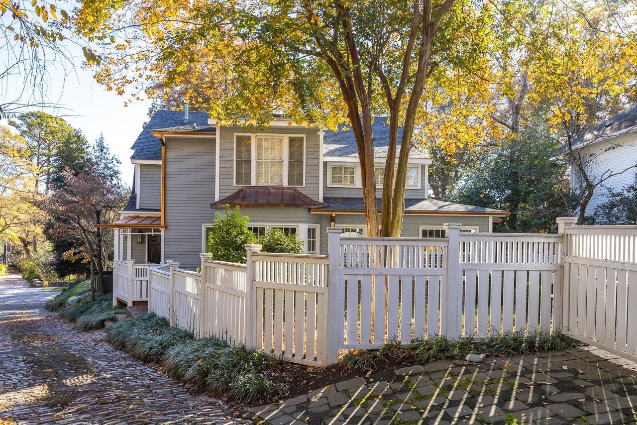 225 Hawthorne Road Raleigh, NC 27605 - Photo 31 of 33 Photo 32