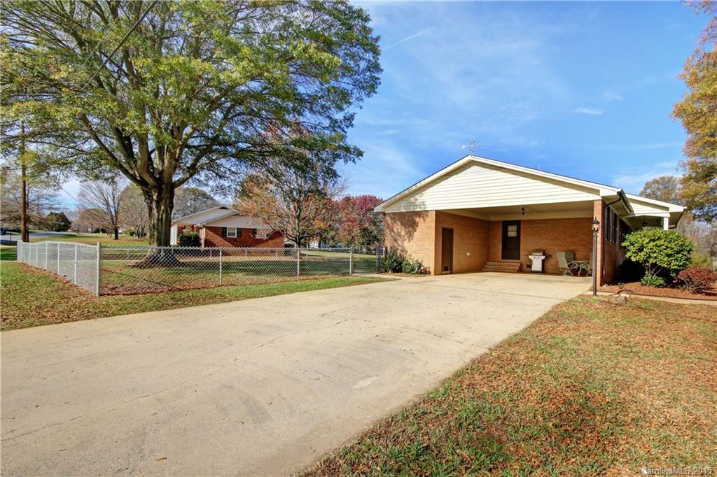 6480 Morehead Road Harrisburg, NC 28075 - Photo 5 of 23 Gallery Image 5