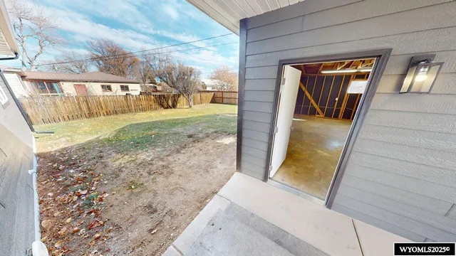 $385,000 | 960 North 2nd Street, Lander, WY 82520