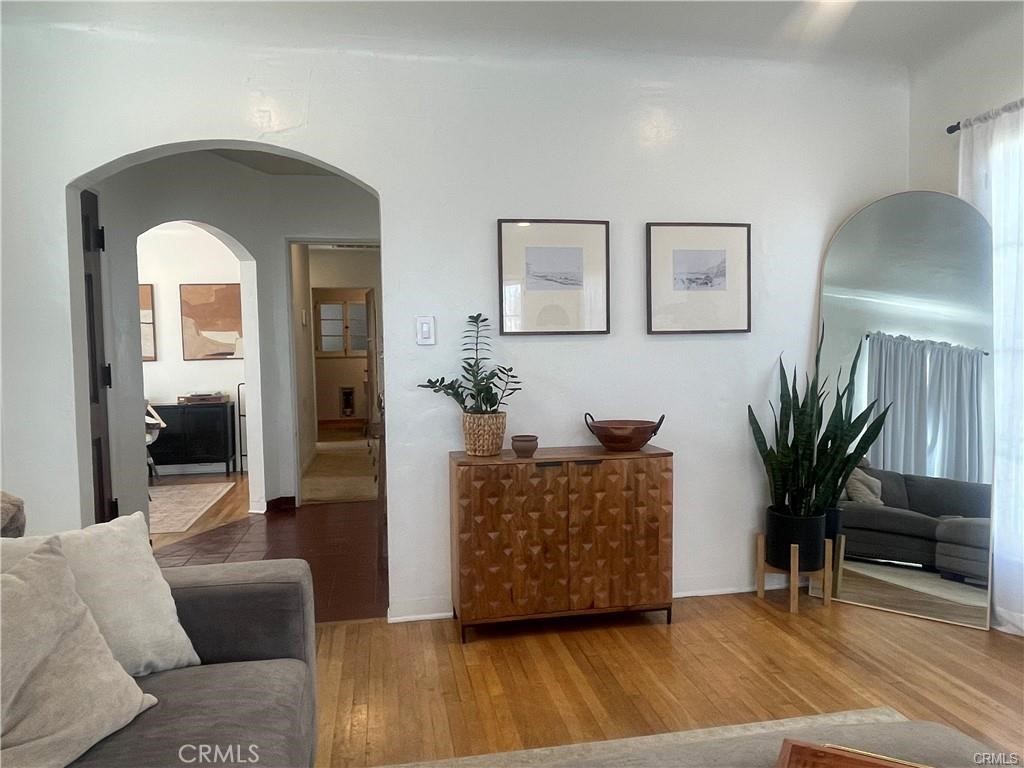 4586 Sunnyside Drive Riverside, CA 92506 - Photo 12 of 36 Arches