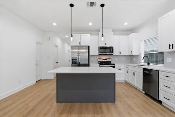 $1,850 | 8316 Corinth Street, Unit D, Houston, TX 77051