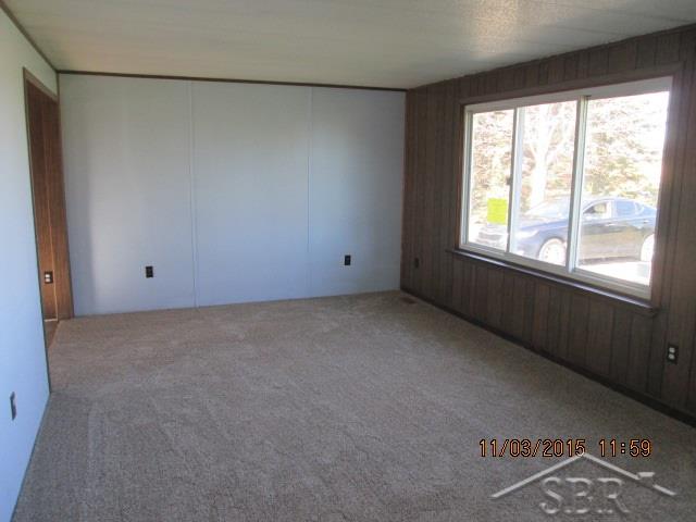 4222 East Laporte Road Freeland, MI 48623 - Photo 7 of 15 31270077-6.JPG