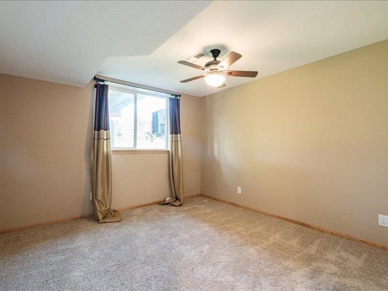 6045 Ridgewood Meadows Lane Northeast Cedar Rapids, IA 52411 - Photo 20 of 26 Gallery Image 20