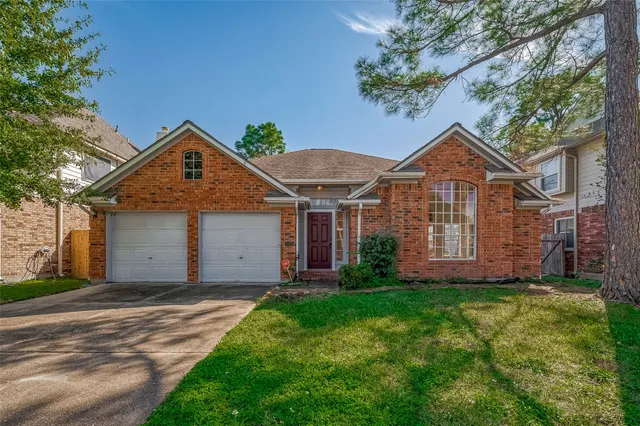 $2,000 | 7030 River Garden Drive, Houston, TX 77095