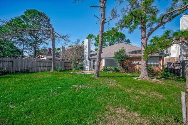 $2,000 | 7030 River Garden Drive, Houston, TX 77095