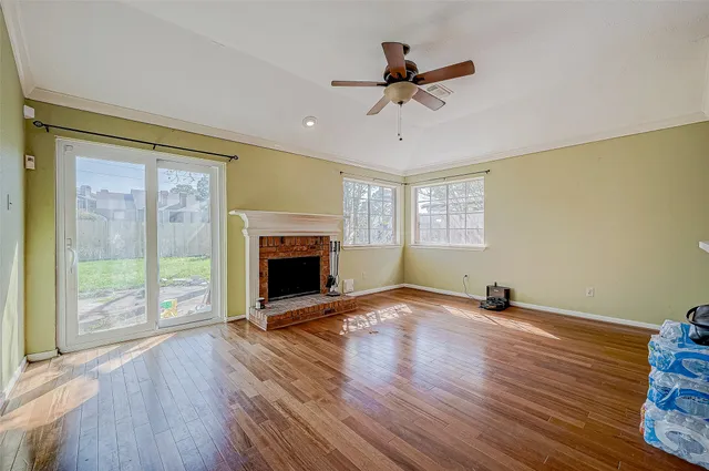 $2,000 | 7030 River Garden Drive, Houston, TX 77095