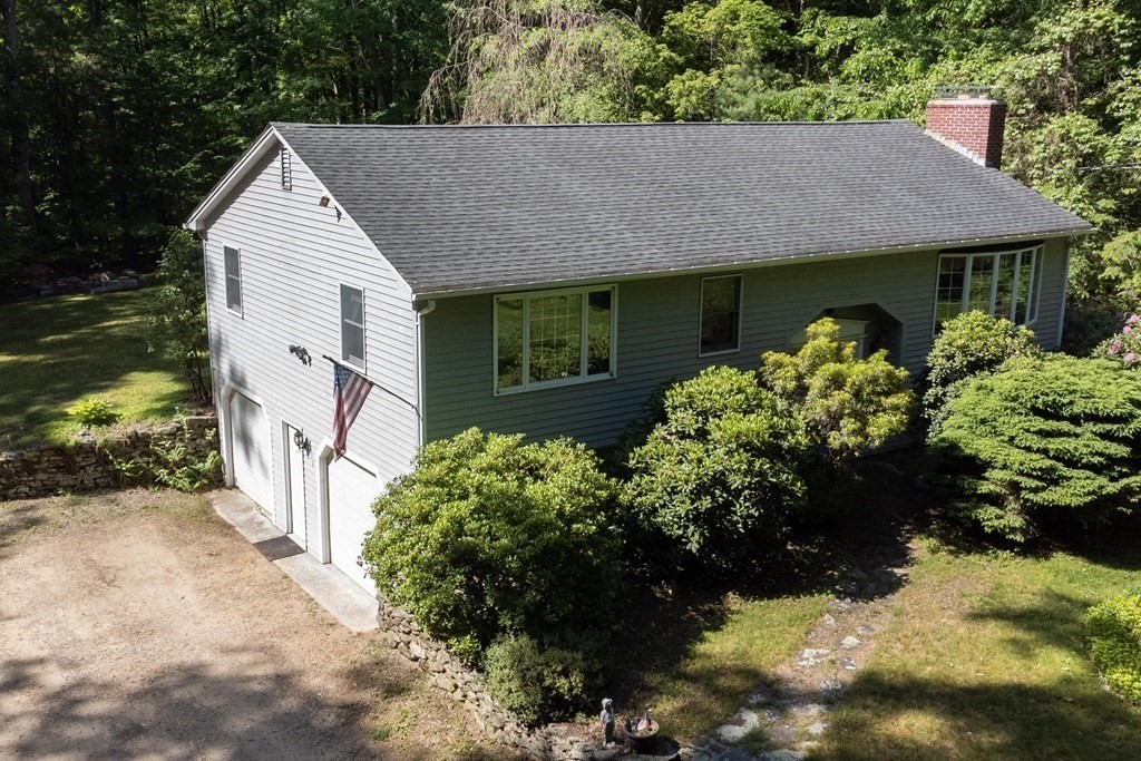 52 McGilpin Road Sturbridge, MA 01566 - Photo 4 of 36 Gallery Image 4
