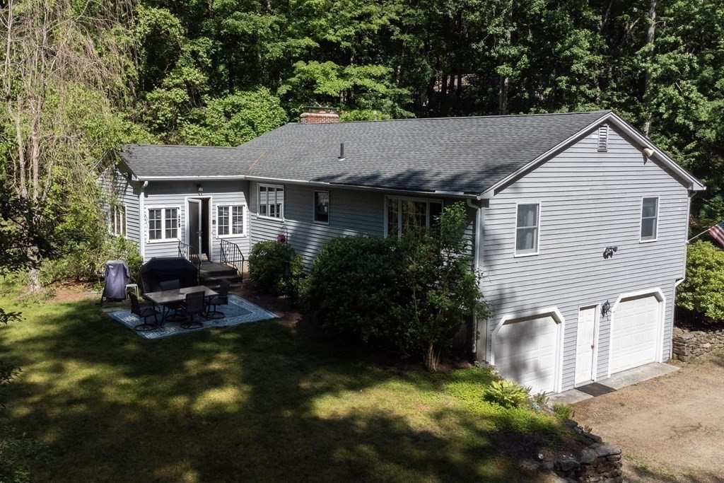 52 McGilpin Road Sturbridge, MA 01566 - Photo 5 of 36 Gallery Image 5