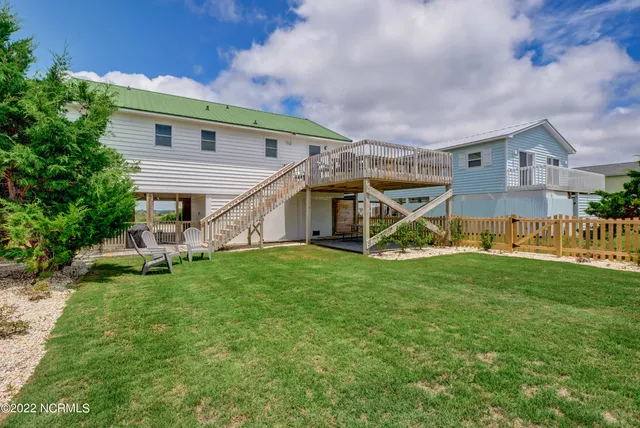 $669,900 | 1208 North New River Drive, Surf City, NC 28445