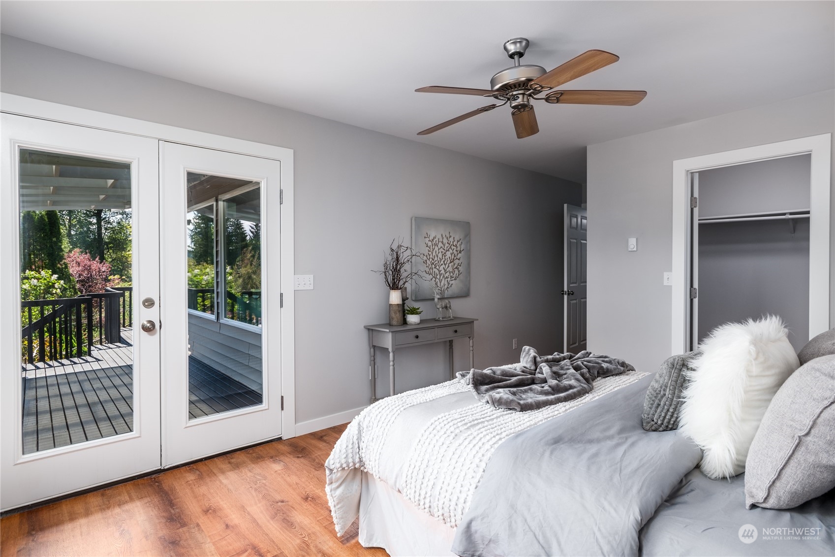5701 Lerch Road Snohomish, WA 98290 - Photo 18 of 34 a bedroom with a bed and a large window