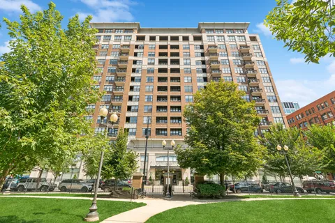 $335,000 | 849 North Franklin Street, Unit 1211, Chicago, IL 60610