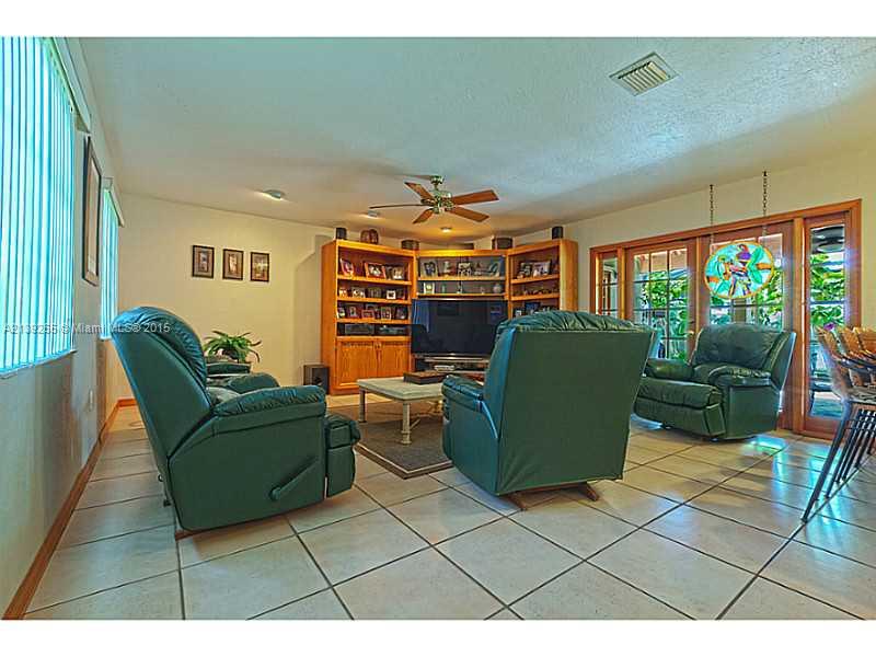 1710 Egret Road Homestead, FL 33035 - Photo 13 of 22 Exterior Front