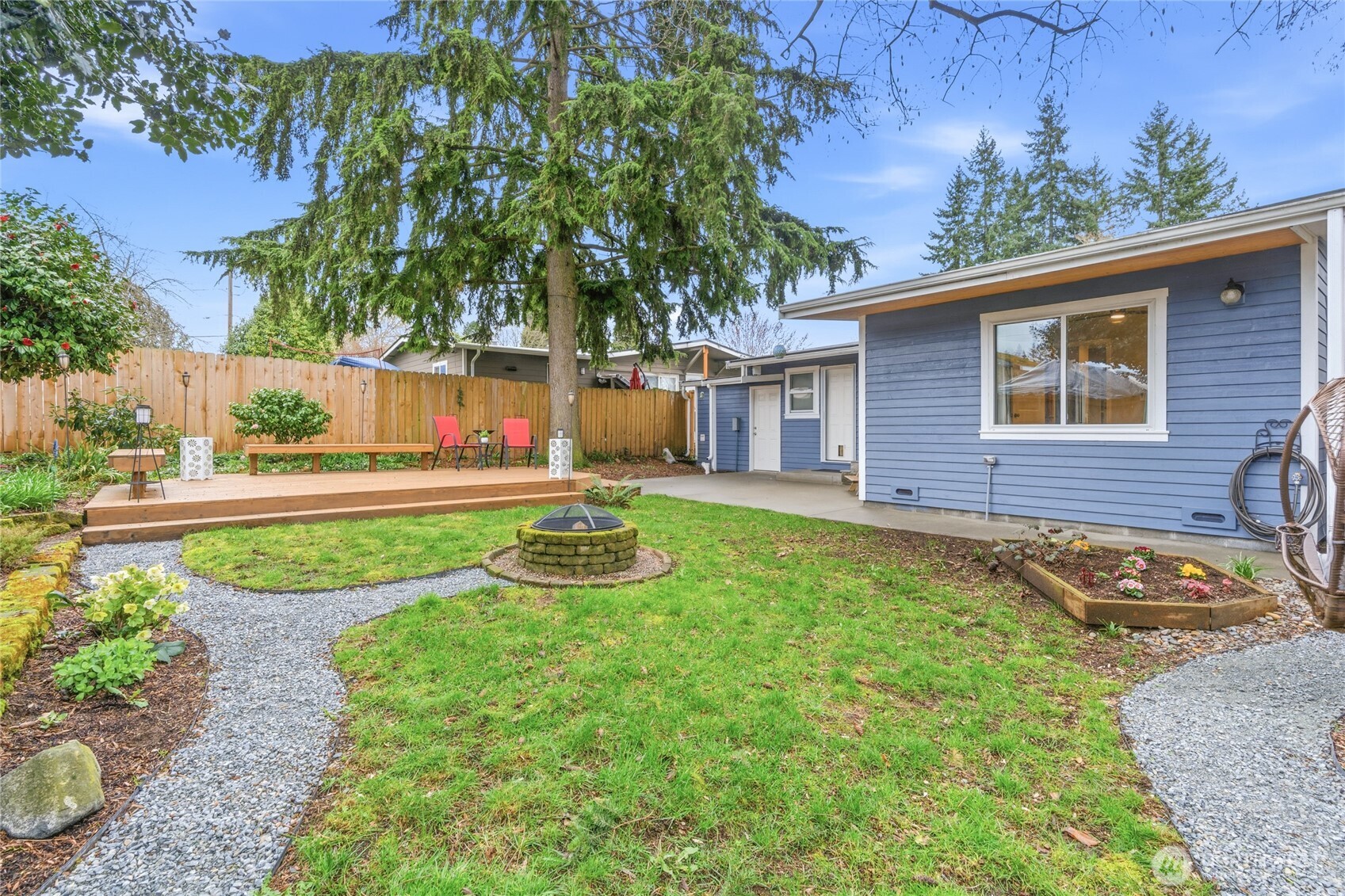 2300 Northeast 8th Place Renton, WA 98056 - Photo 23 of 35 Gallery Image 23