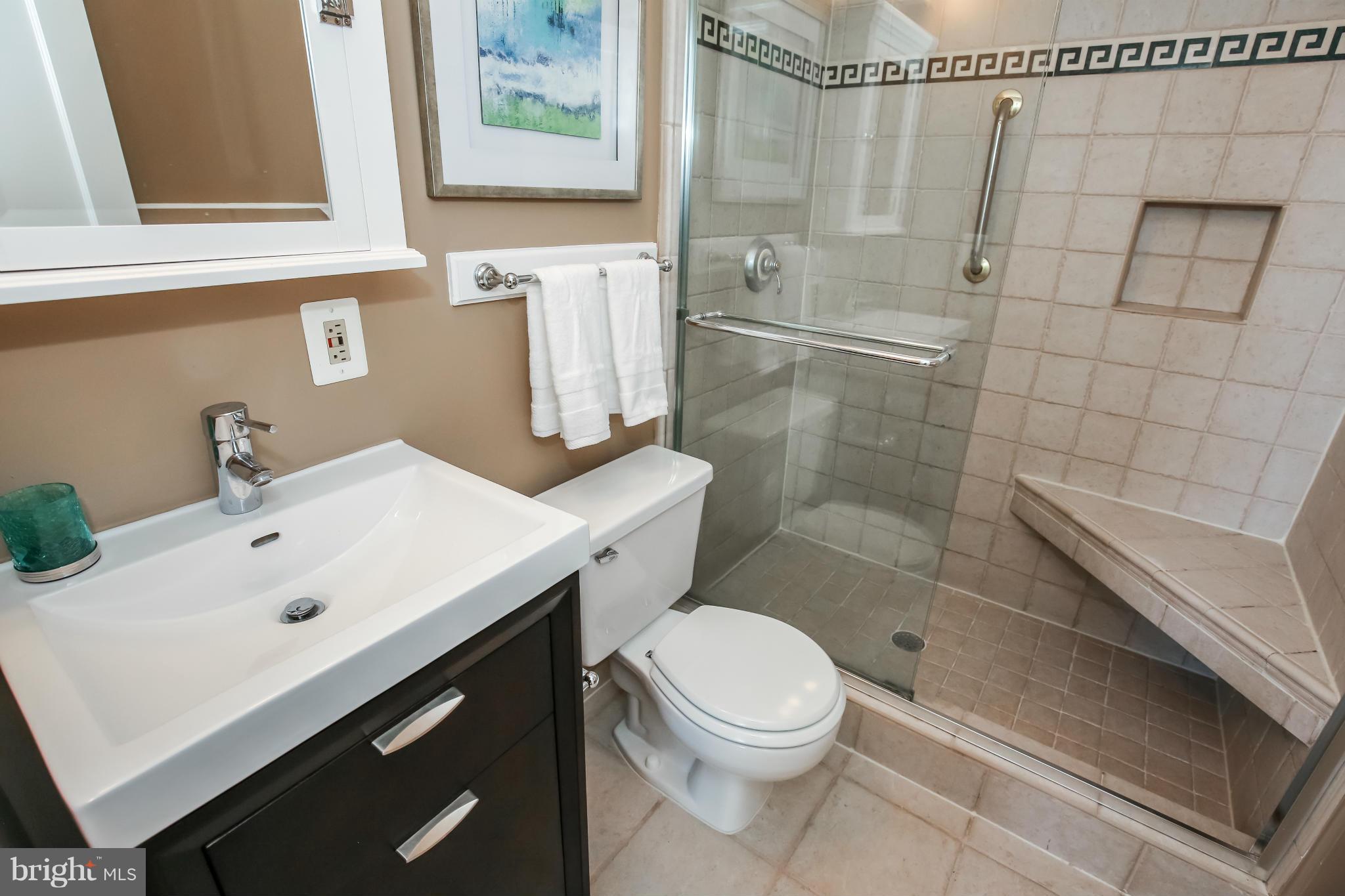 3060 16th Street Northwest, Unit 411 Washington, DC 20009 - Photo 20 of 25 Bath