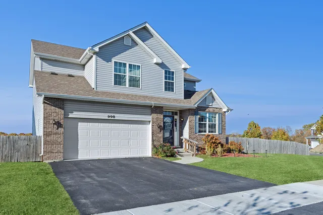 $450,000 | 998 Garnet Lane, Montgomery, IL 60538