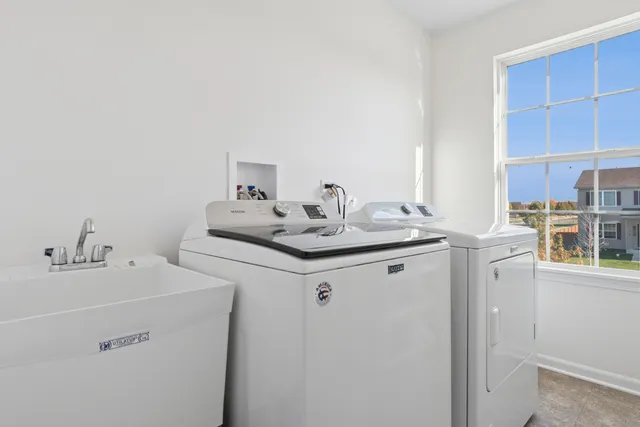 $450,000 | 998 Garnet Lane, Montgomery, IL 60538