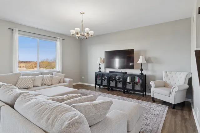 $450,000 | 998 Garnet Lane, Montgomery, IL 60538