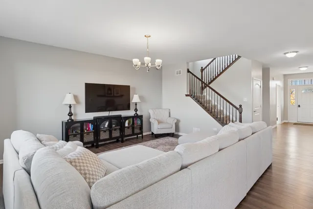 $450,000 | 998 Garnet Lane, Montgomery, IL 60538