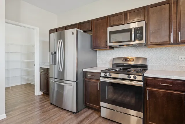 $450,000 | 998 Garnet Lane, Montgomery, IL 60538