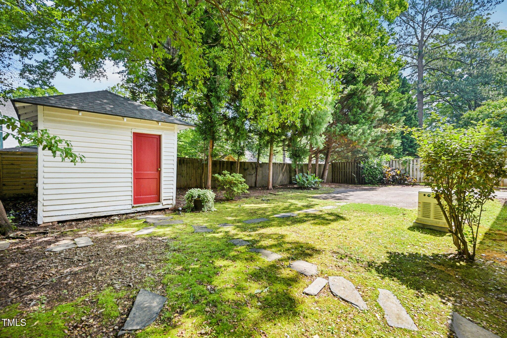 2209 The Circle Raleigh, NC 27608 - Photo 37 of 38 42-web-or-mls-The Cir-1505-042