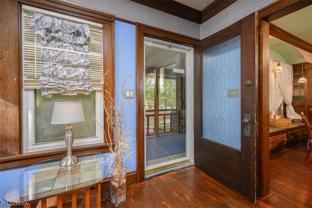 5006 Chestnut Road Independence, OH 44131 - Photo 21 of 33 Original front door to screened porch.