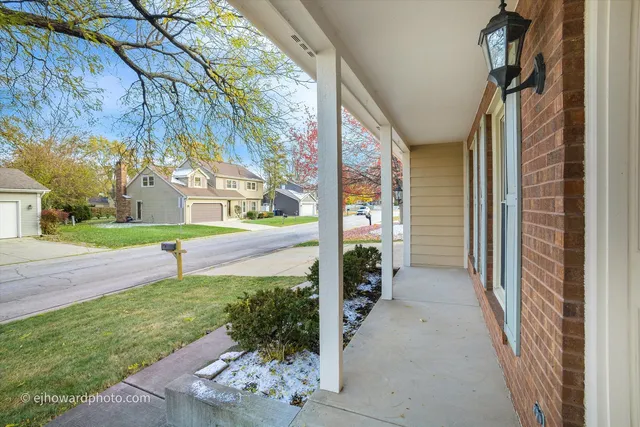 $639,900 | 6142 Ivy Drive, Lisle, IL 60532