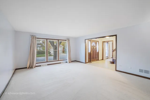 $639,900 | 6142 Ivy Drive, Lisle, IL 60532