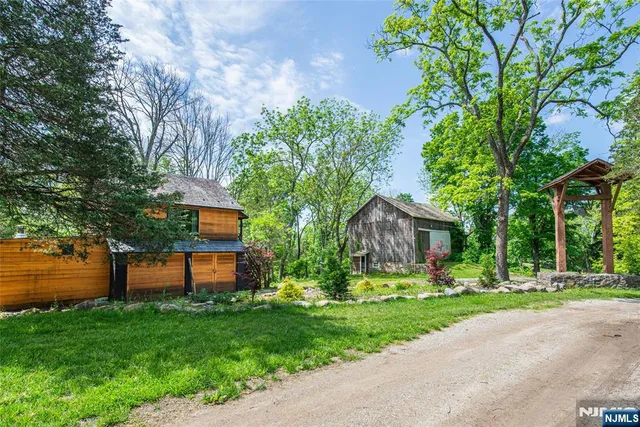 $2,900,000 | 62 Mt Pleasant Road, Columbia, NJ 07832