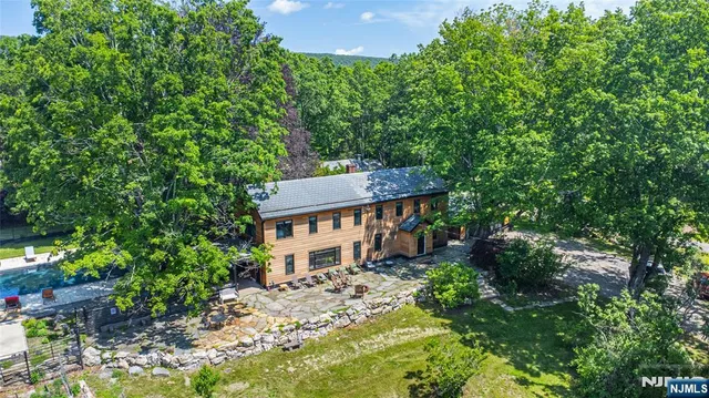 $2,900,000 | 62 Mt Pleasant Road, Columbia, NJ 07832