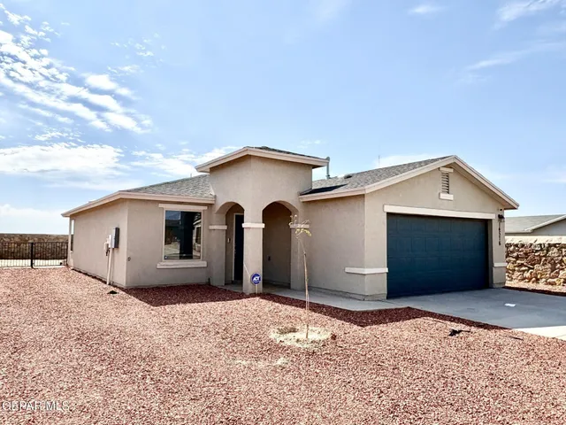a house view with a outdoor space