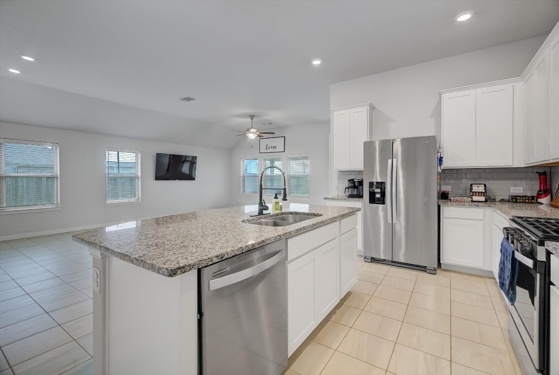 3334 Tug Way Baytown, TX 77523 - Photo 13 of 35