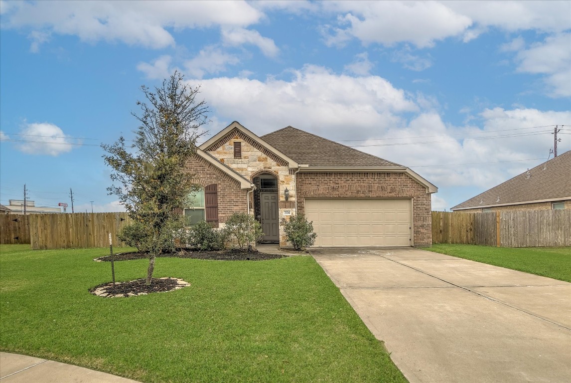 3334 Tug Way Baytown, TX 77523 - Photo 2 of 35