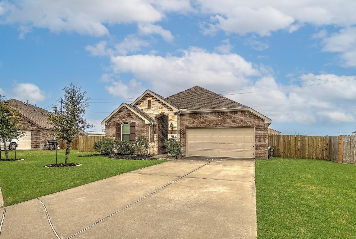 3334 Tug Way Baytown, TX 77523 - Photo 3 of 35