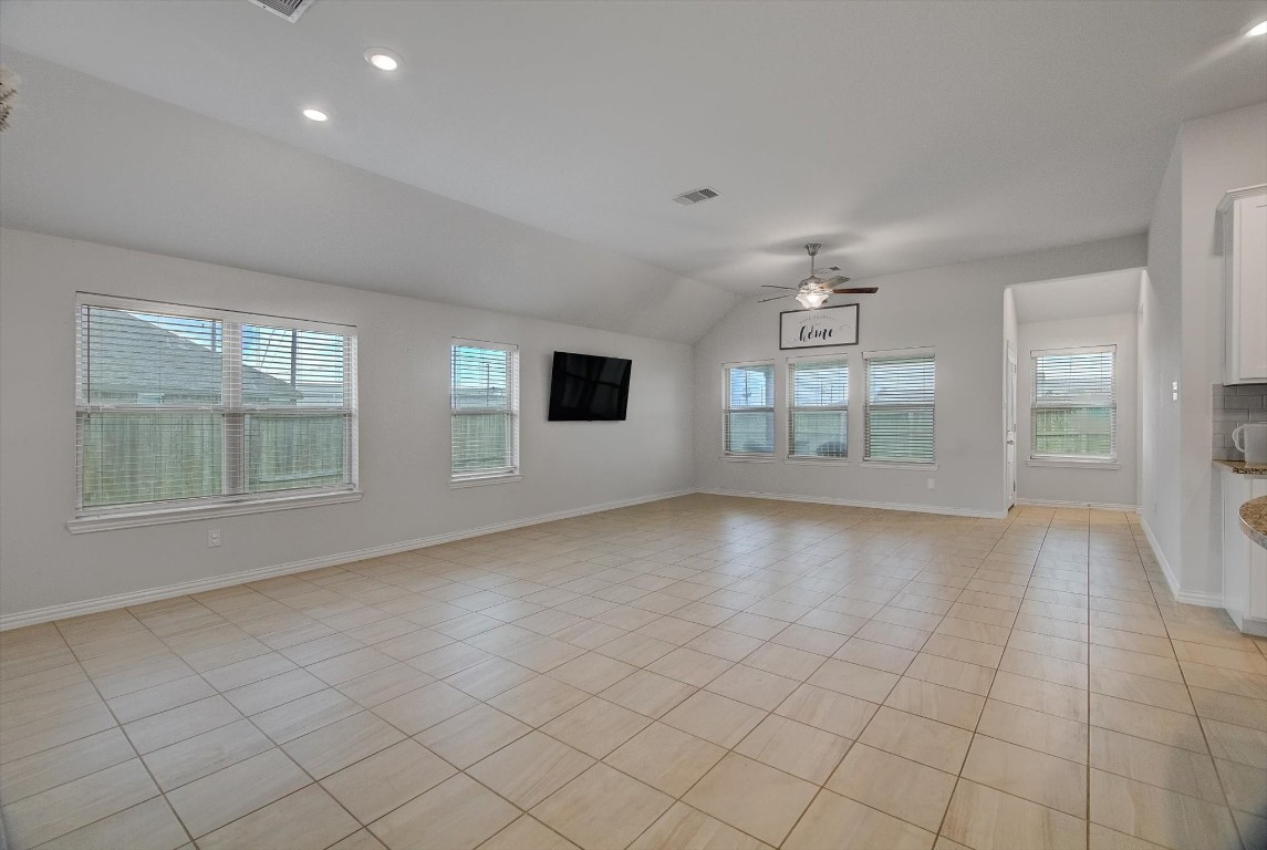 3334 Tug Way Baytown, TX 77523 - Photo 10 of 35