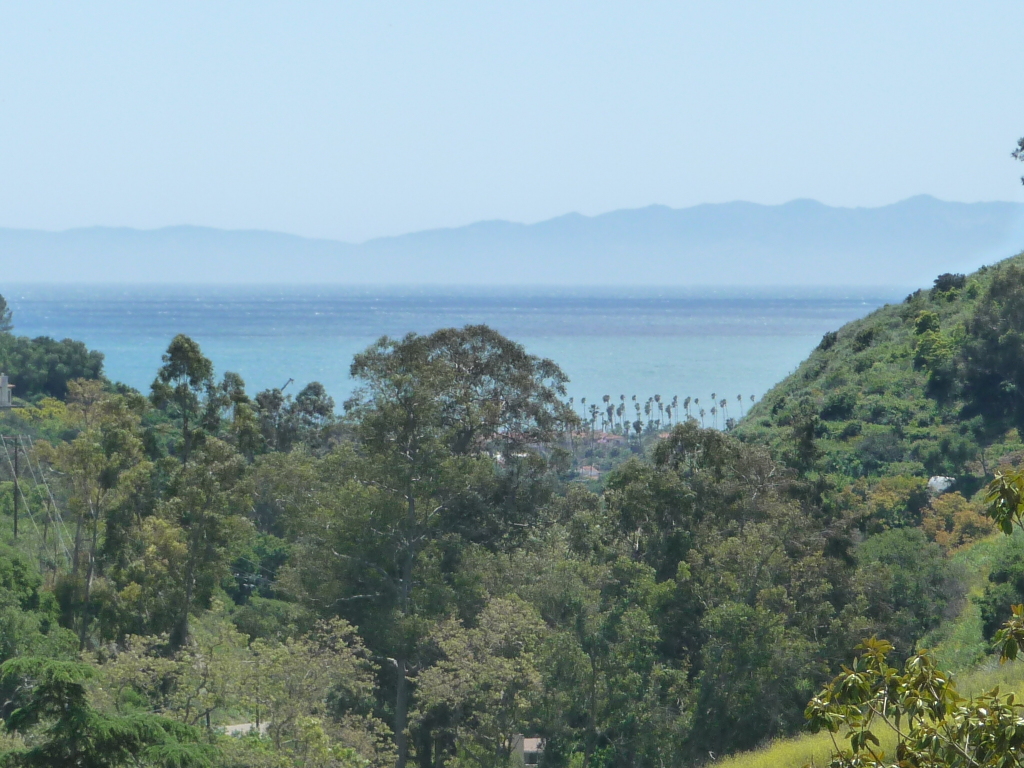 444 Conejo Road Santa Barbara, CA 93103 - Photo 2 of 5 a view of a city with a mountain in the background