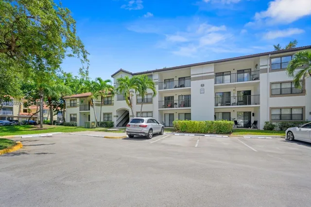 $1,875 | 510 South Park Road, Unit 3510, Hollywood, FL 33021