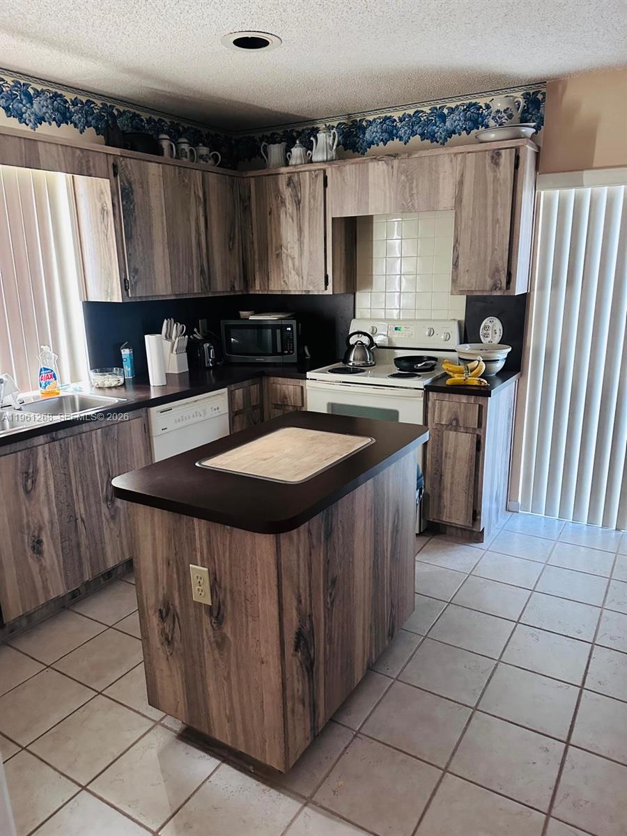 14634 Southwest 59th Terrace Miami, FL 33183 - Photo 3 of 3