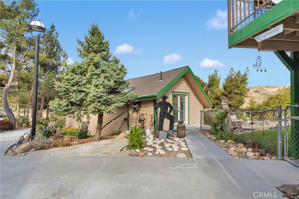 13633 Summit Valley Road Hesperia, CA 92345 - Photo 21 of 60