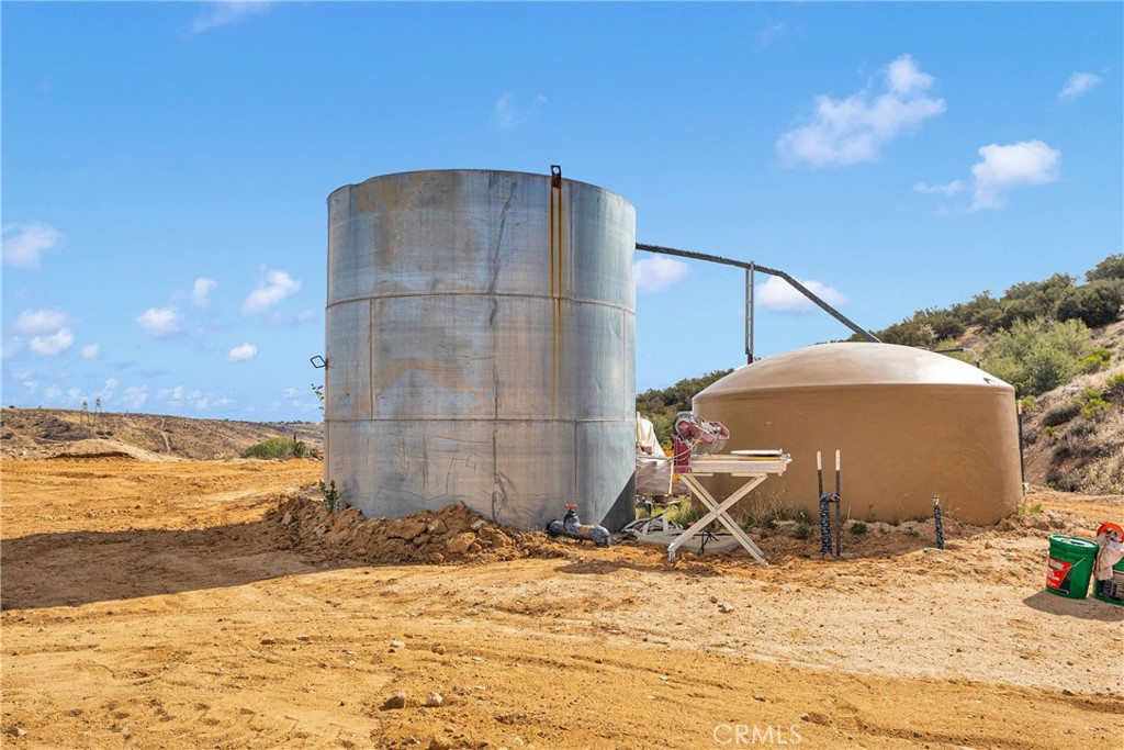 13633 Summit Valley Road Hesperia, CA 92345 - Photo 41 of 60 water storage tanks 15k gallons