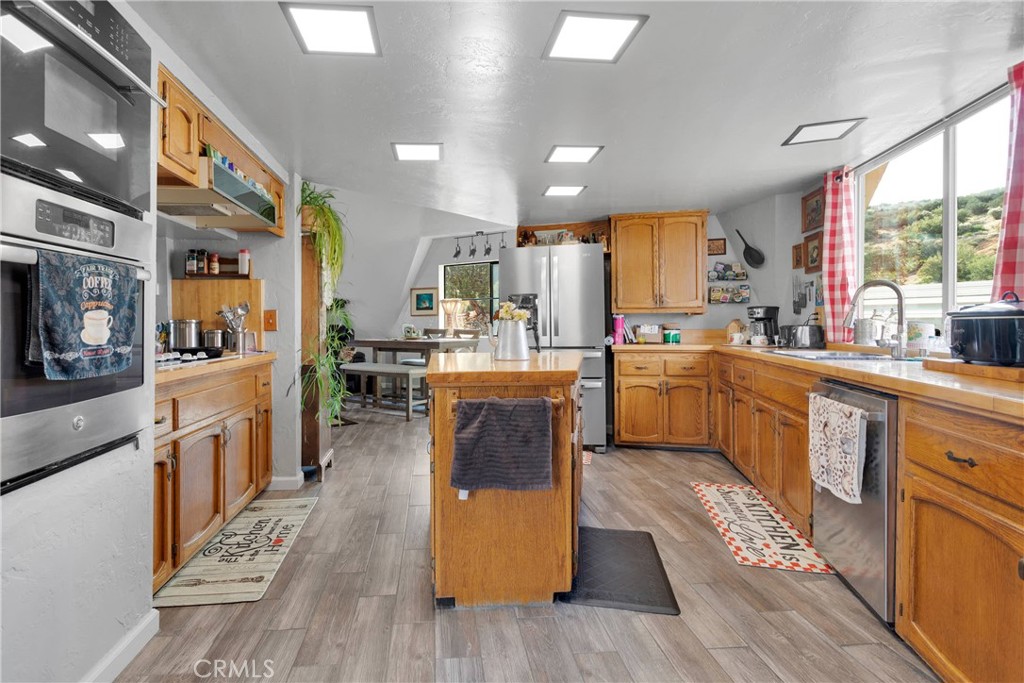 13633 Summit Valley Road Hesperia, CA 92345 - Photo 9 of 60