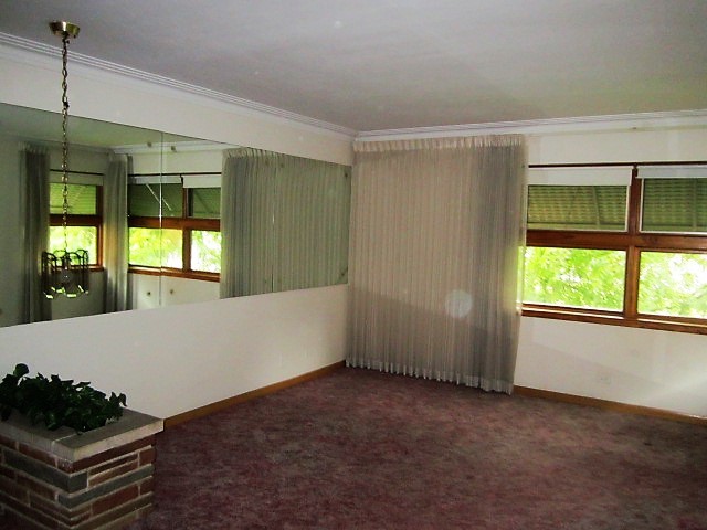 2926 Harlem Avenue Riverside, IL 60546 - Photo 12 of 20 a view of an empty room and window