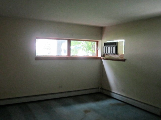 2926 Harlem Avenue Riverside, IL 60546 - Photo 18 of 20 an empty room with windows