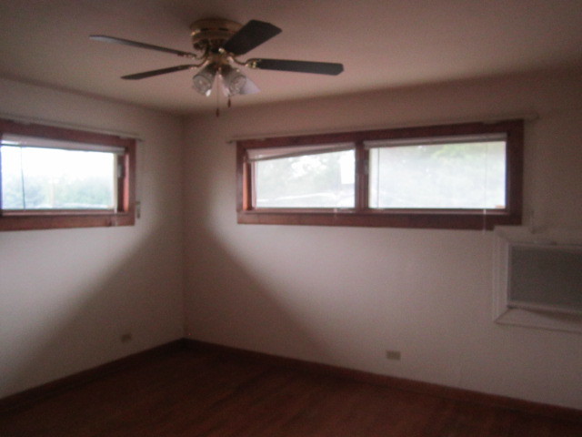 2926 Harlem Avenue Riverside, IL 60546 - Photo 6 of 20 an empty room with a window