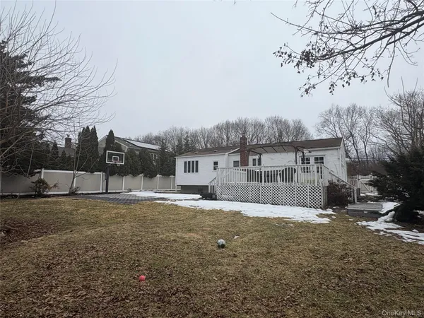 $4,000 | 4429 Express Drive North, Ronkonkoma, NY 11779