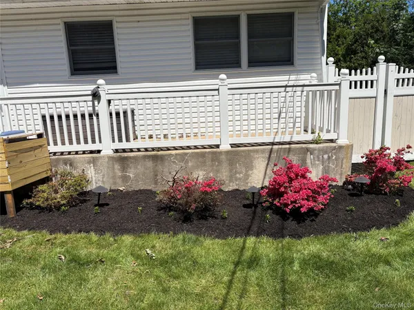 $4,000 | 4429 Express Drive North, Ronkonkoma, NY 11779