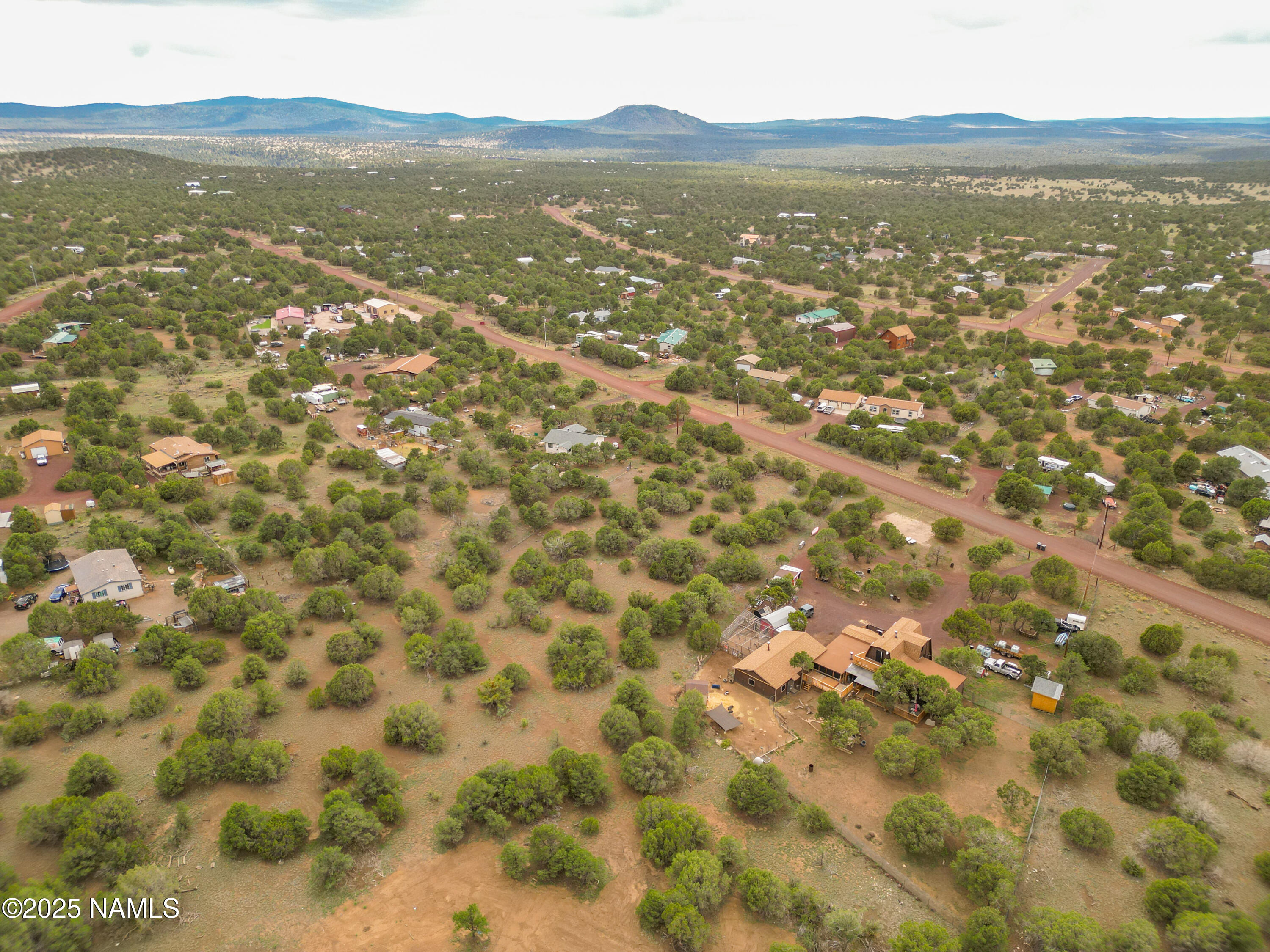 7365 North Hopi Street Williams, AZ 86046 - Photo 5 of 12 a view of lake with mountain
