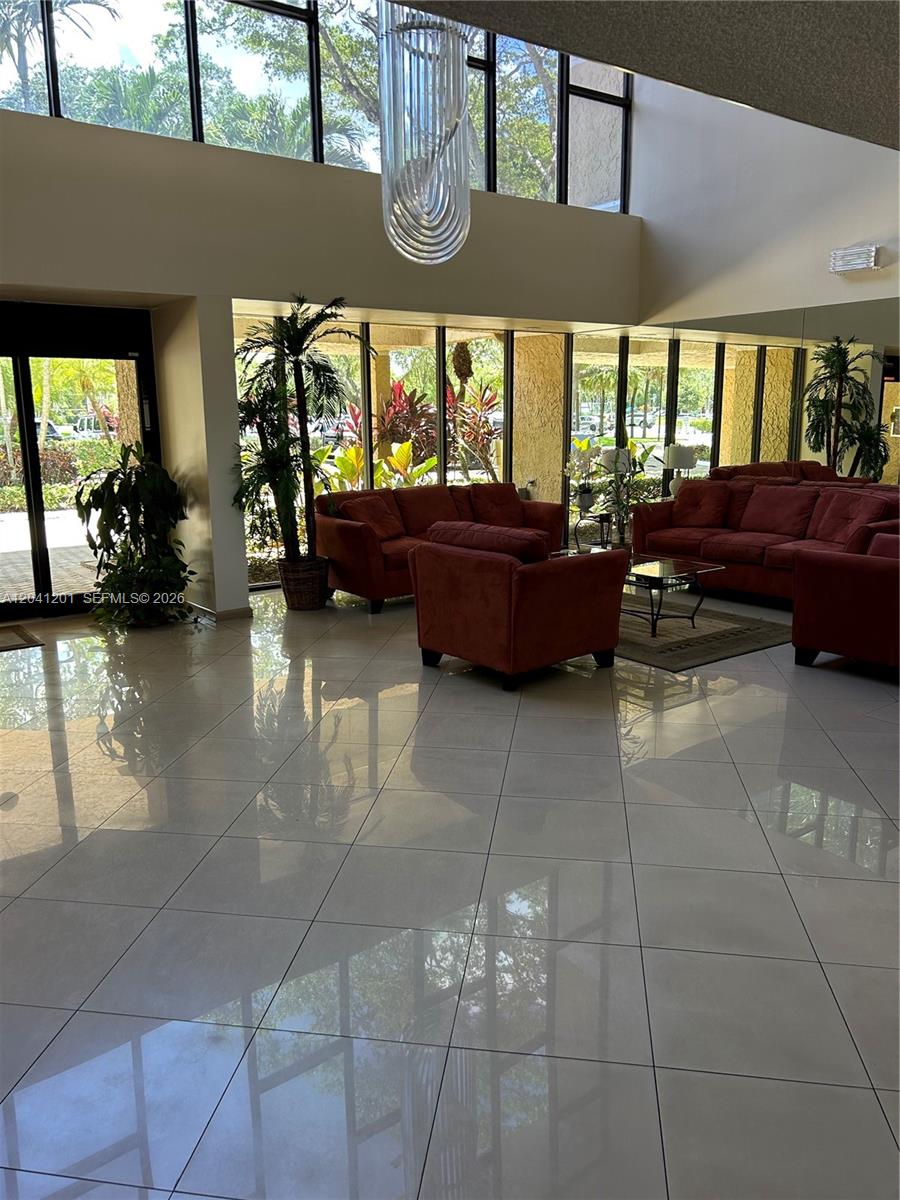 16325 Golf Club Road, Unit 304 Weston, FL 33326 - Photo 5 of 19