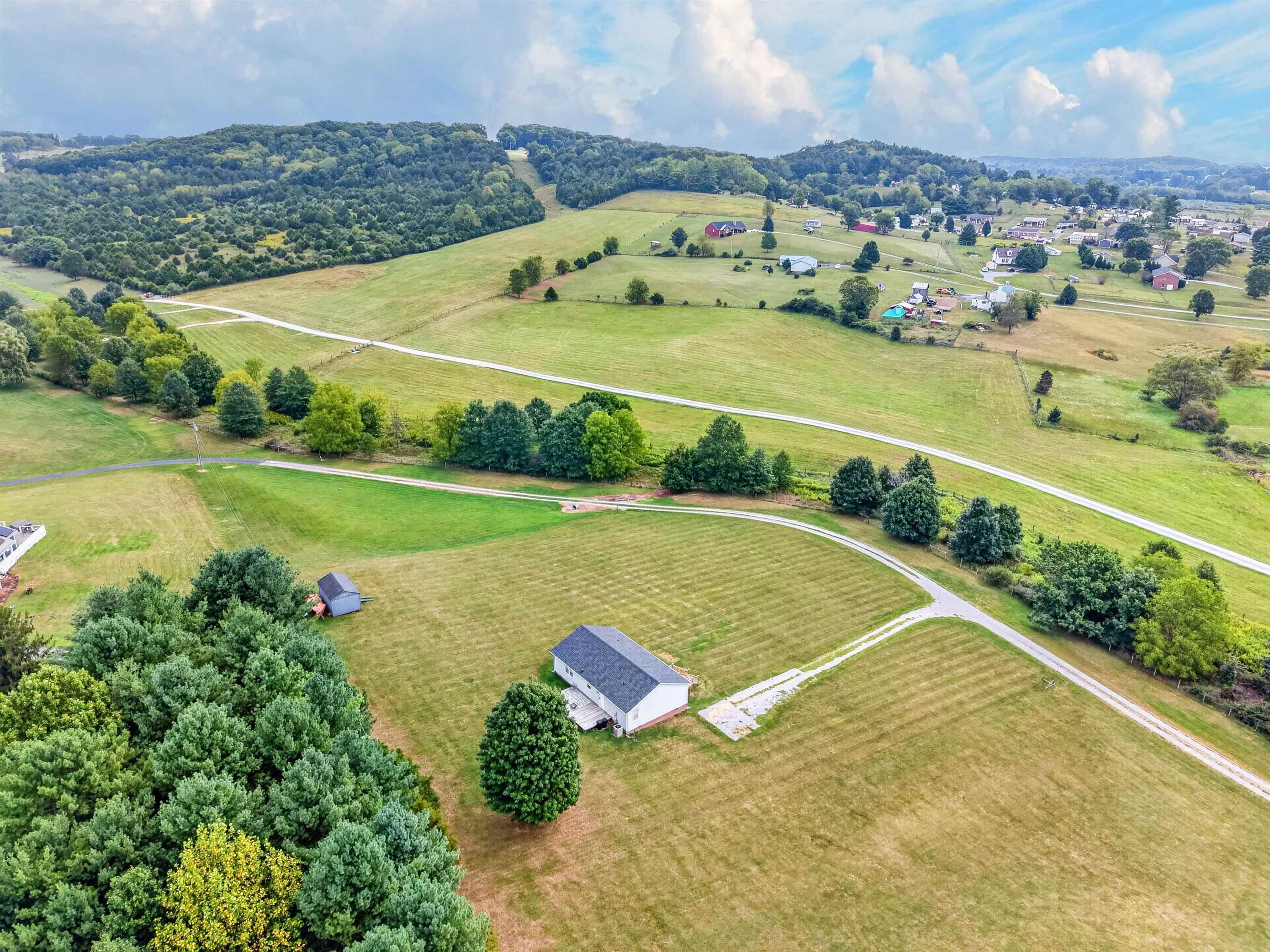 5096 Thornspring Road Pulaski, VA 24301 - Photo 64 of 68 Gallery Image 64