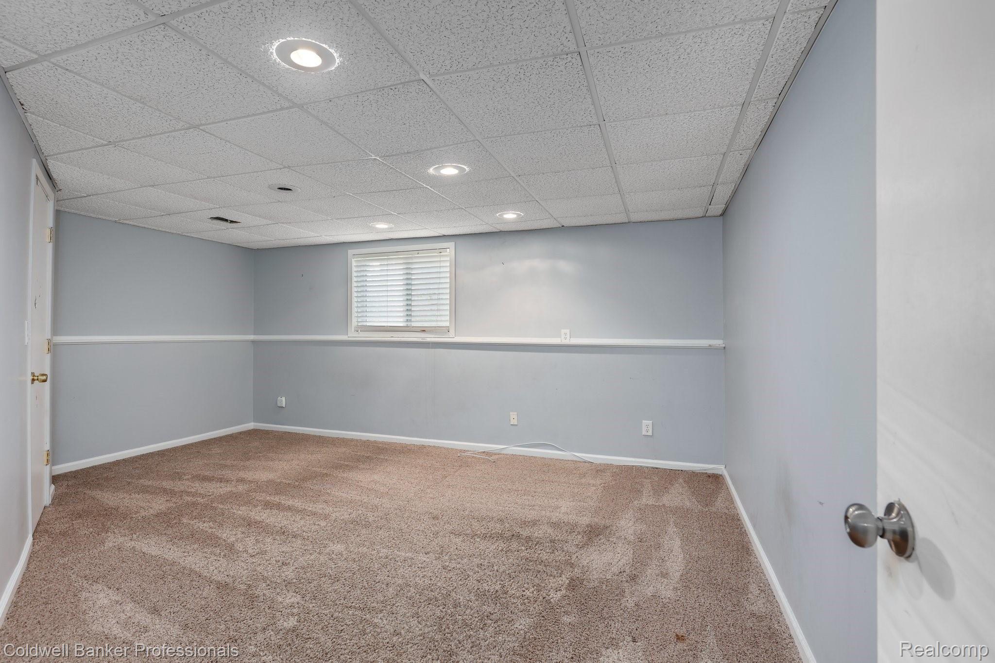 5365 Ridge Trail North Clarkston, MI 48348 - Photo 31 of 55 Large basement bedroom