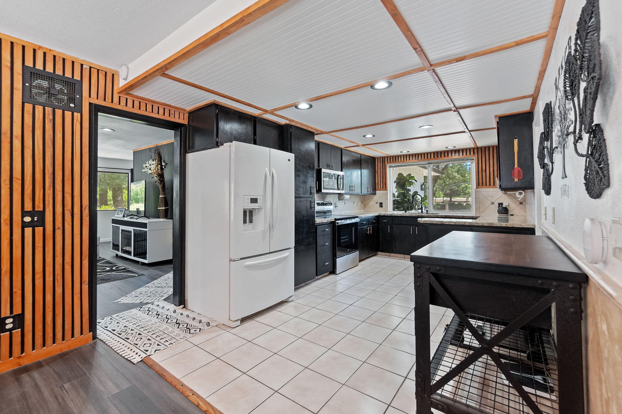 10390 October Lane Redding, CA 96003 - Photo 13 of 94 Kitchen